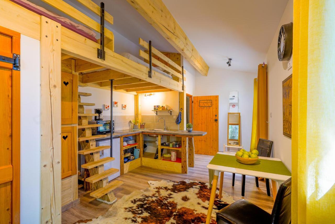 Le Mont Besset Bed & Breakfast Lalouvesc Bagian luar foto