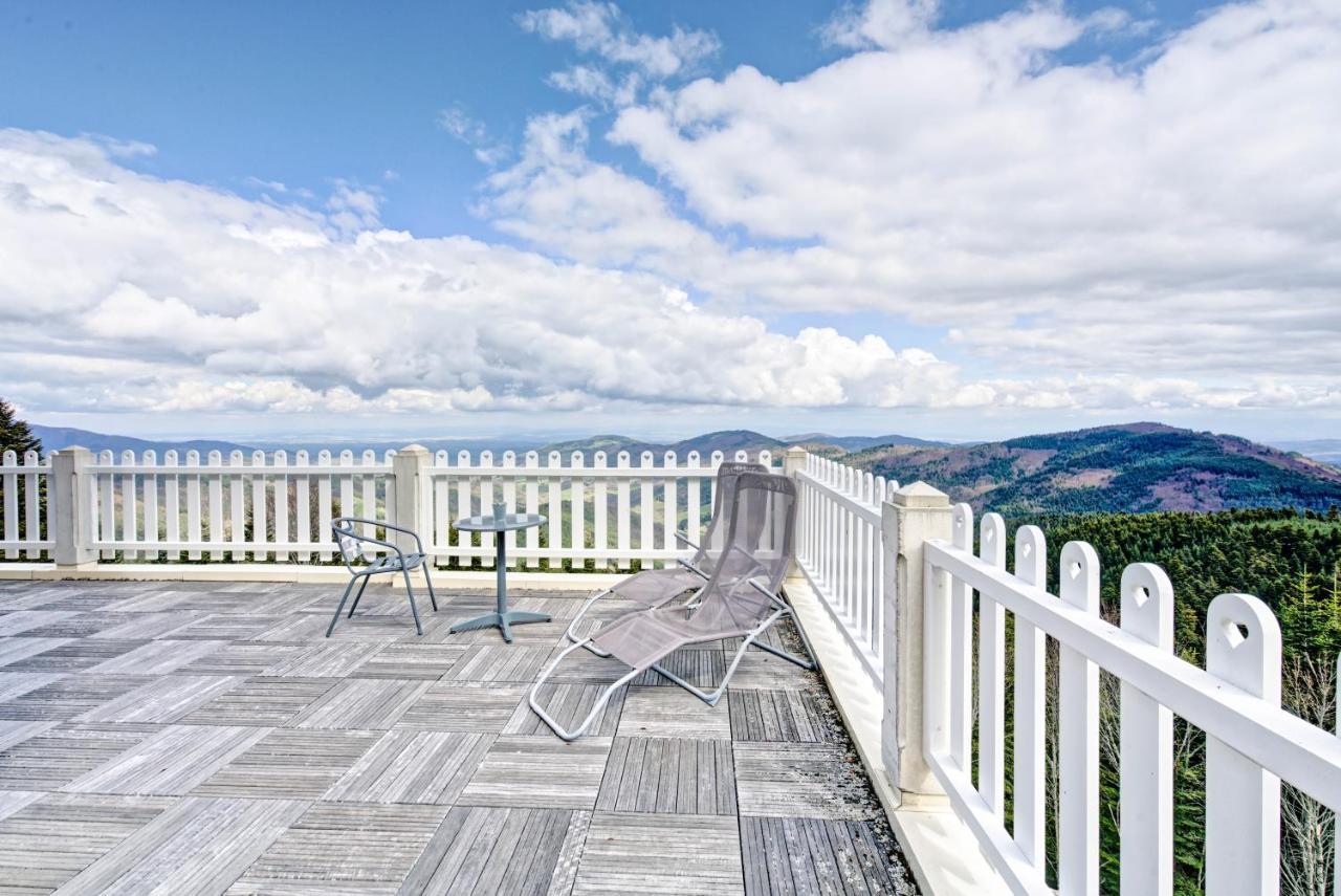 Le Mont Besset Bed & Breakfast Lalouvesc Bagian luar foto
