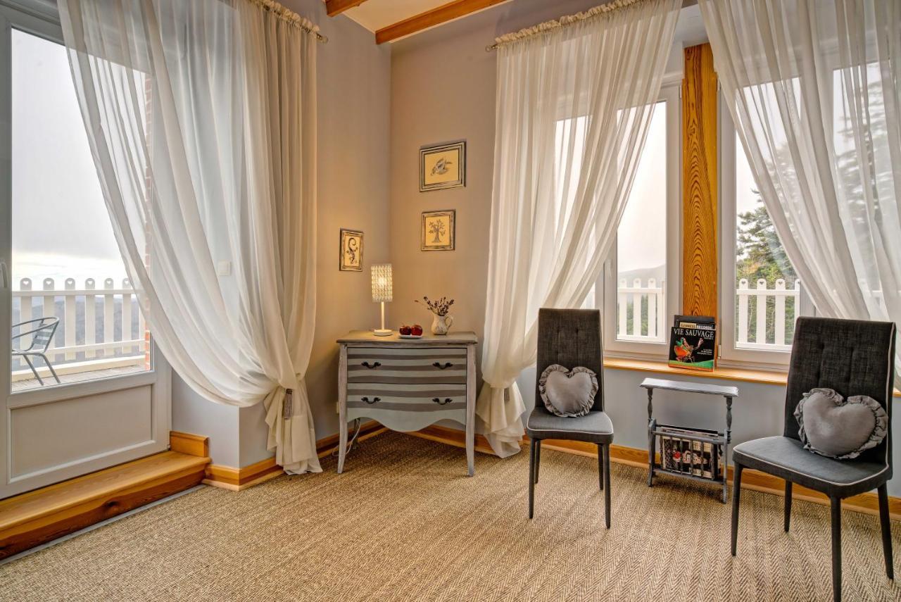 Le Mont Besset Bed & Breakfast Lalouvesc Bagian luar foto